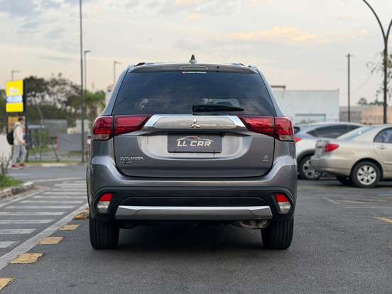 MITSUBISHI-OUTLANDER-2.0 COMFORT 16V GASOLINA 4P AUTOMÁTICO MITSUBISHI-OUTLANDER-2017