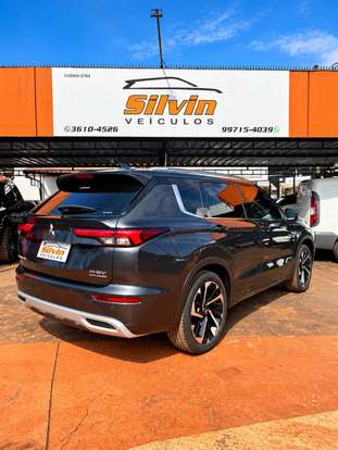 MITSUBISHI-OUTLANDER-2025