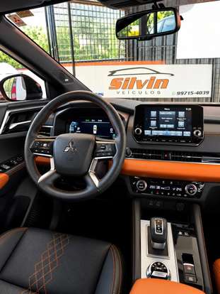 MITSUBISHI-OUTLANDER-2025