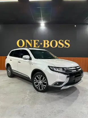 MITSUBISHI-OUTLANDER-2015