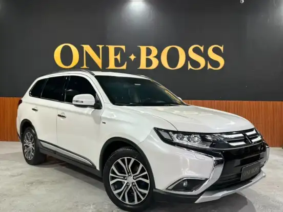 MITSUBISHI-OUTLANDER-3.0 GT 4X4 V6 24V GASOLINA 4P AUTOMÁTICO MITSUBISHI-OUTLANDER-2015