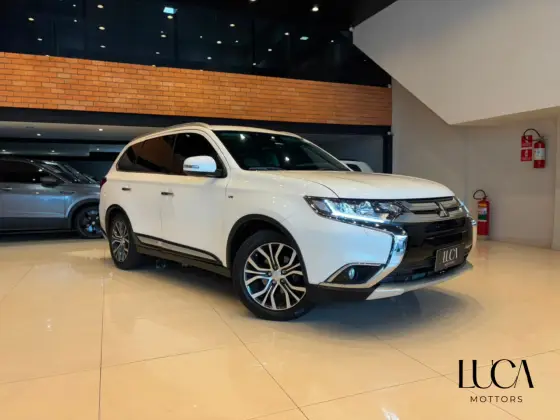 MITSUBISHI OUTLANDER 3.0 GT 4X4 V6 24V GASOLINA 4P AUTOMÁTICO