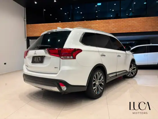MITSUBISHI-OUTLANDER-2017