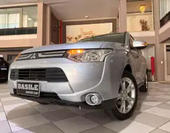 MITSUBISHI OUTLANDER 3.0 GT 4X4 V6 24V GASOLINA 4P AUTOMÁTICO MITSUBISHI OUTLANDER 3.0 GT 4X4 V6 24V GASOLINA 4P AUTOMÁTICO