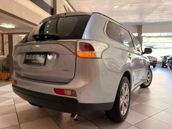 MITSUBISHI-OUTLANDER-2014