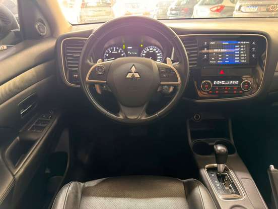 MITSUBISHI-OUTLANDER-2014
