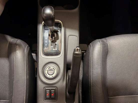 MITSUBISHI-OUTLANDER-2014