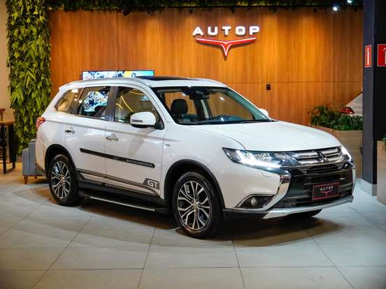 MITSUBISHI-OUTLANDER-2017