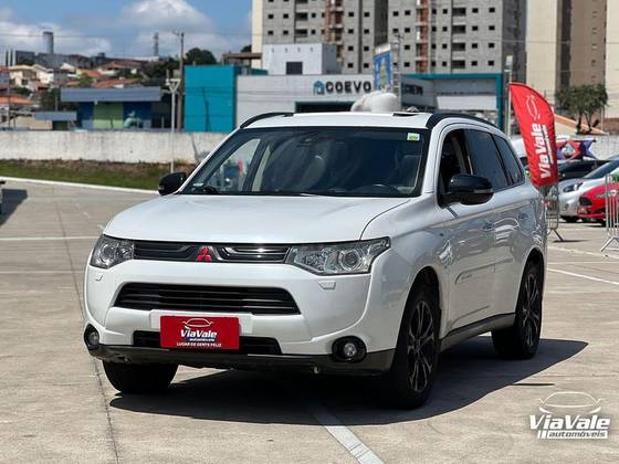 MITSUBISHI OUTLANDER 3.0 GT 4X4 V6 24V GASOLINA 4P AUTOMÁTICO