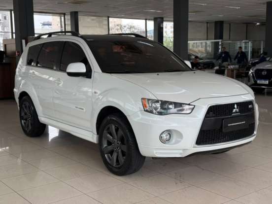 MITSUBISHI-OUTLANDER-2012
