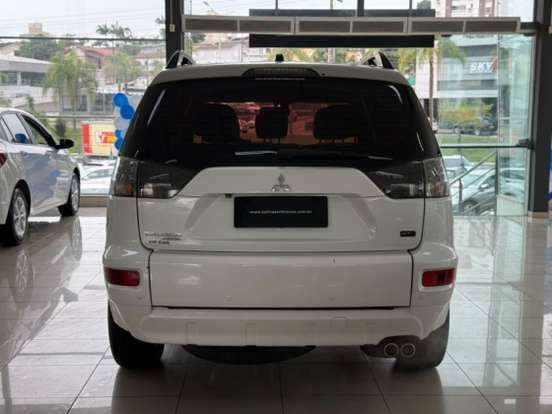 MITSUBISHI-OUTLANDER-2012