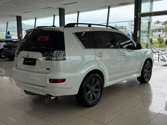 MITSUBISHI-OUTLANDER-2012
