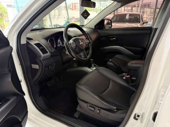 MITSUBISHI-OUTLANDER-3.0 GT 4X4 V6 24V GASOLINA 4P AUTOMÁTICO MITSUBISHI-OUTLANDER-2012