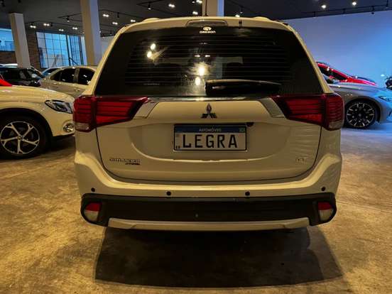 MITSUBISHI-OUTLANDER-2015