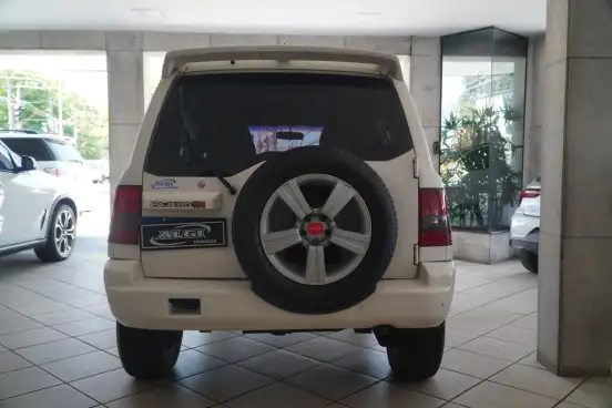 MITSUBISHI-PAJERO TR4-2005