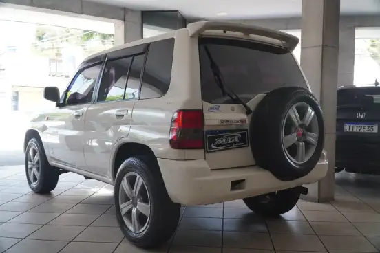 MITSUBISHI-PAJERO TR4-2005