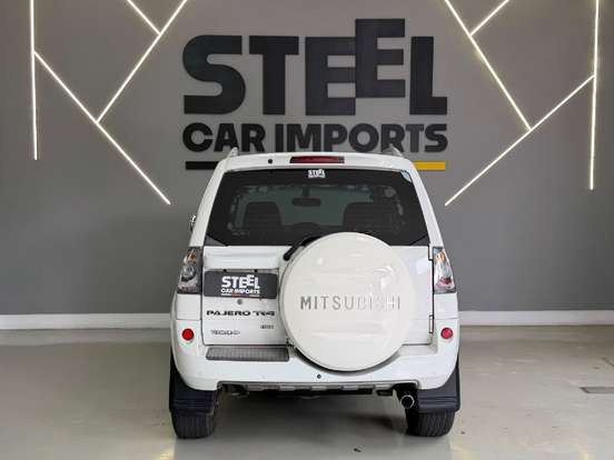 MITSUBISHI-PAJERO TR4-2.0 4X2 16V 140CV FLEX 4P AUTOMÁTICO MITSUBISHI-PAJERO TR4-2013