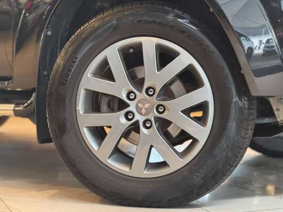 MITSUBISHI-PAJERO TR4-2.0 4X2 16V 140CV FLEX 4P AUTOMÁTICO MITSUBISHI-PAJERO TR4-2012