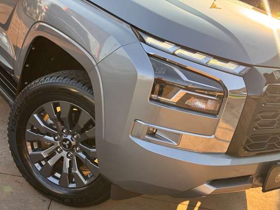 MITSUBISHI-TRITON-2.4 BITURBO DIESEL CD HPE 4X4 AUTOMÁTICO MITSUBISHI-TRITON-2025