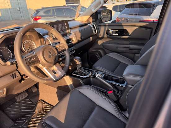 MITSUBISHI-TRITON-2025