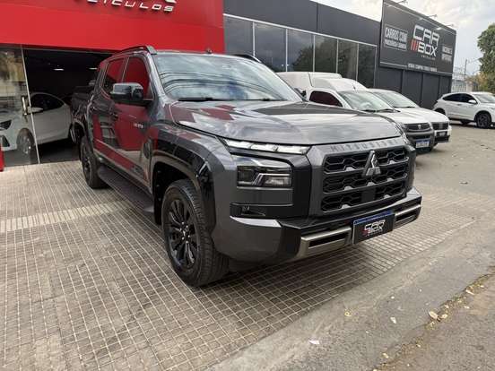 MITSUBISHI-TRITON-2025
