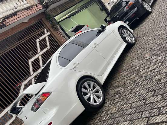 MITSUBISHI-LANCER-2.0 16V GASOLINA 4P AUTOMÁTICO MITSUBISHI-LANCER-2013