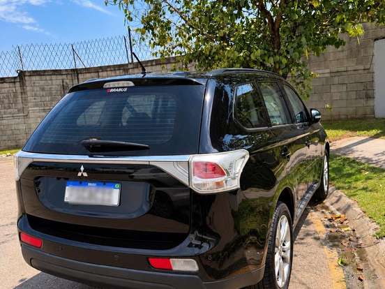 MITSUBISHI-OUTLANDER-2.0 16V GASOLINA 4P AUTOMÁTICO MITSUBISHI-OUTLANDER-2013