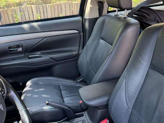 MITSUBISHI-OUTLANDER-2.0 16V GASOLINA 4P AUTOMÁTICO MITSUBISHI-OUTLANDER-2013