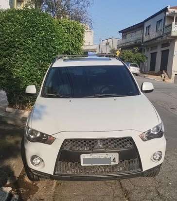 MITSUBISHI-OUTLANDER-2013