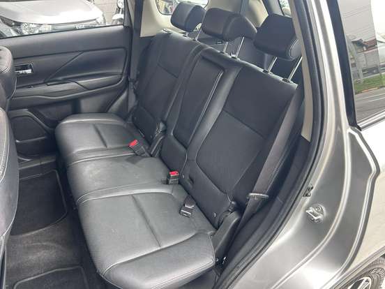 MITSUBISHI-OUTLANDER-2018
