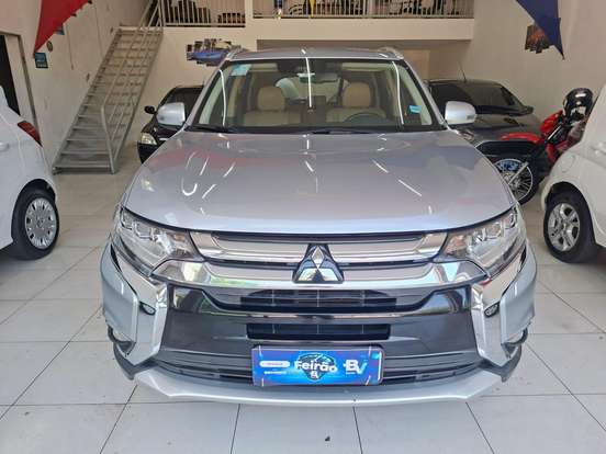 MITSUBISHI-OUTLANDER-3.0 GT 4X4 V6 24V GASOLINA 4P AUTOMÁTICO MITSUBISHI-OUTLANDER-2017