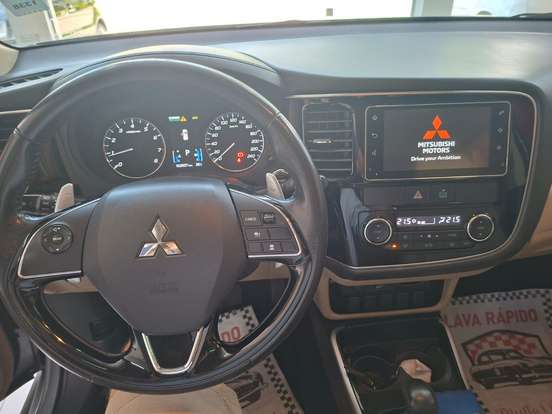 MITSUBISHI-OUTLANDER-2017
