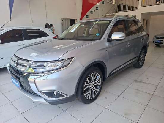 MITSUBISHI-OUTLANDER-3.0 GT 4X4 V6 24V GASOLINA 4P AUTOMÁTICO MITSUBISHI-OUTLANDER-2017