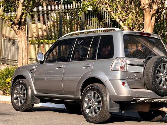 MITSUBISHI-PAJERO TR4-2.0 4X2 16V 140CV FLEX 4P AUTOMÁTICO MITSUBISHI-PAJERO TR4-2013