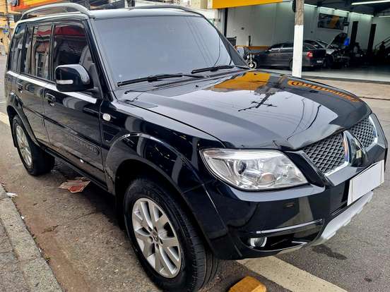 MITSUBISHI-PAJERO TR4-2.0 4X4 16V 140CV FLEX 4P AUTOMÁTICO MITSUBISHI-PAJERO TR4-2011