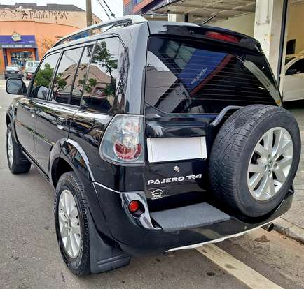 MITSUBISHI-PAJERO TR4-2011