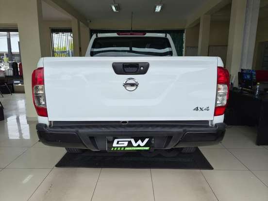 NISSAN-FRONTIER-2021