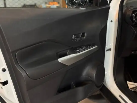 NISSAN-KICKS-2023