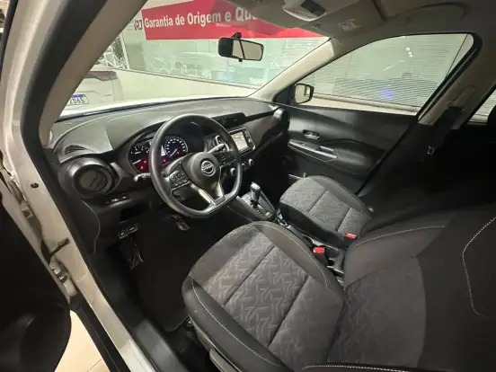 NISSAN-KICKS-2023