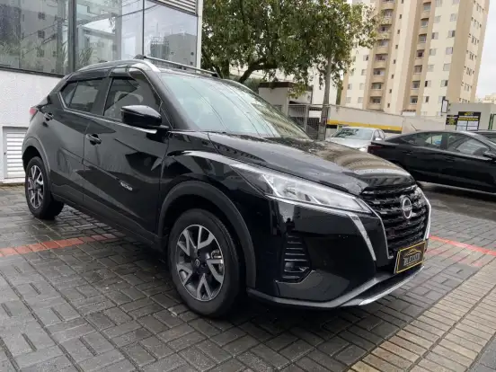 NISSAN-KICKS-2023