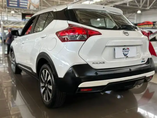 NISSAN-KICKS-1.6 16V FLEXSTART SV 4P XTRONIC NISSAN-KICKS-2017