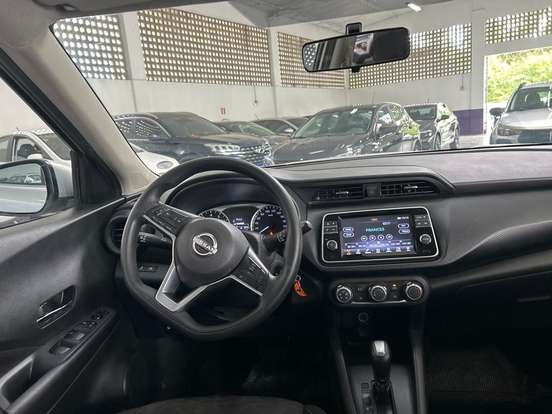 NISSAN-KICKS-2023