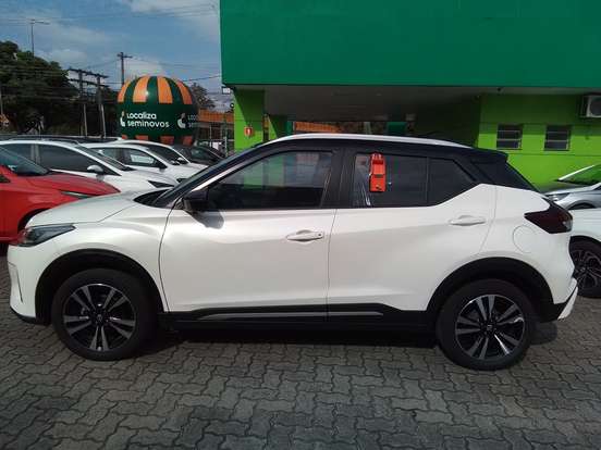 NISSAN-KICKS-2023