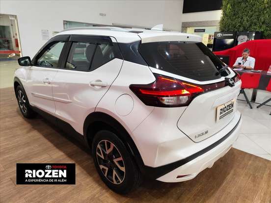 NISSAN-KICKS-2023