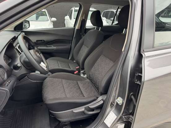 NISSAN-KICKS PLAY-2025