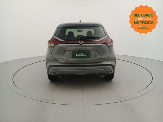 NISSAN-KICKS PLAY-2025