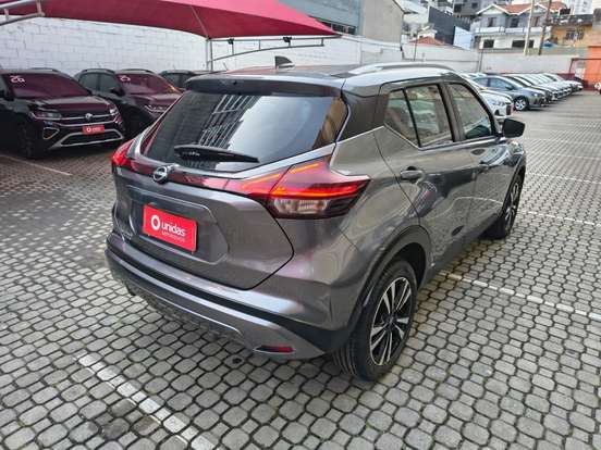 NISSAN-KICKS PLAY-2025