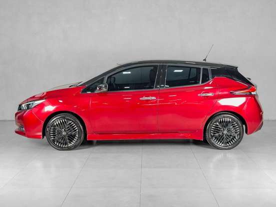 NISSAN-LEAF-2022