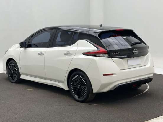 NISSAN-LEAF-2022