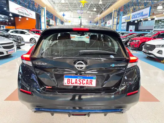 NISSAN-LEAF-2021